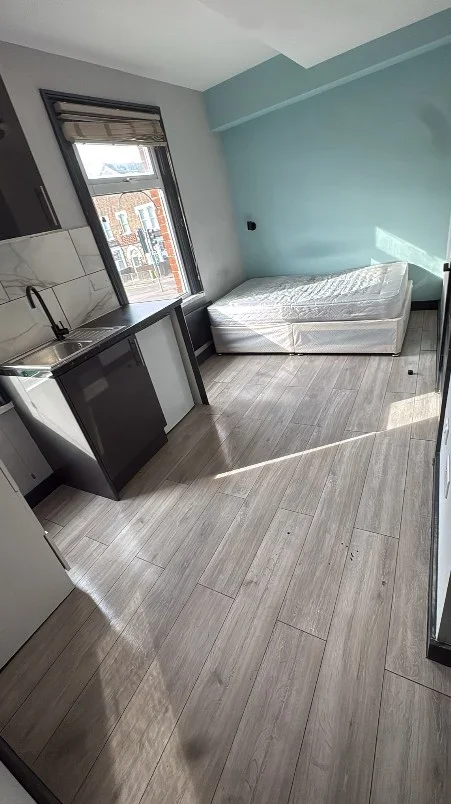 Room Cassio Road in Watford
