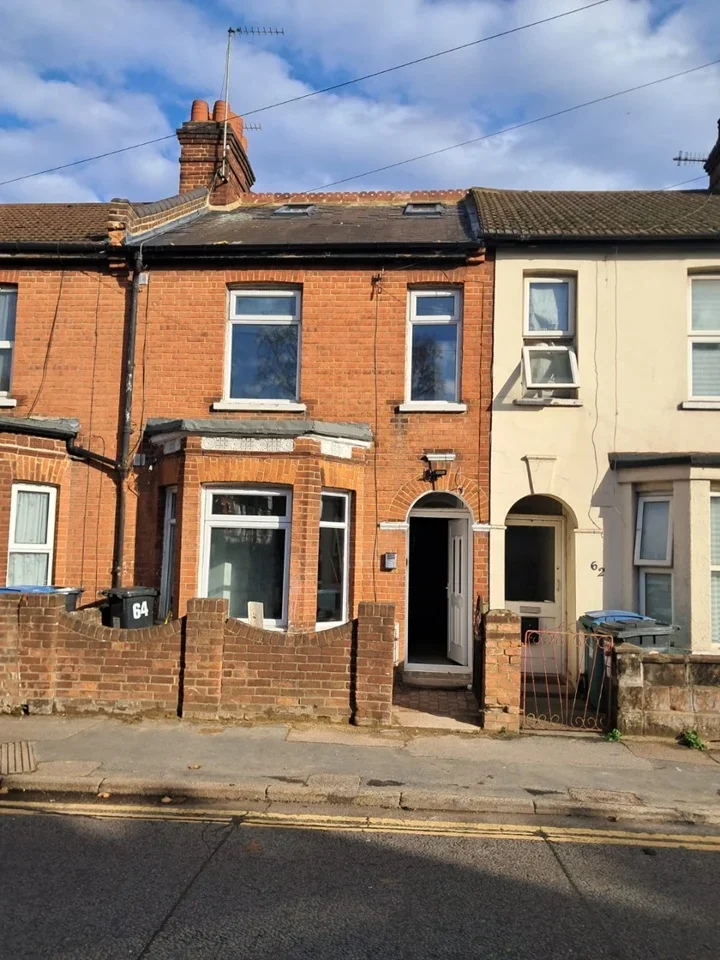 Room Cassio Road in Watford