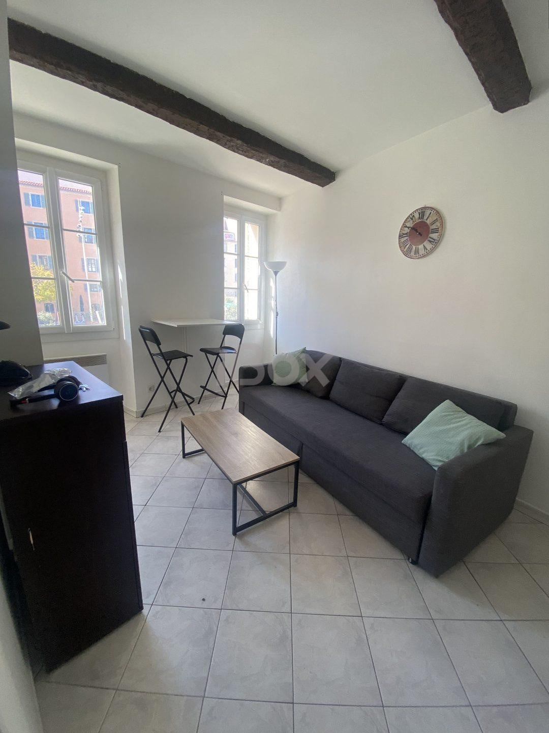 Flat Rue de l'Equerre in Toulon
