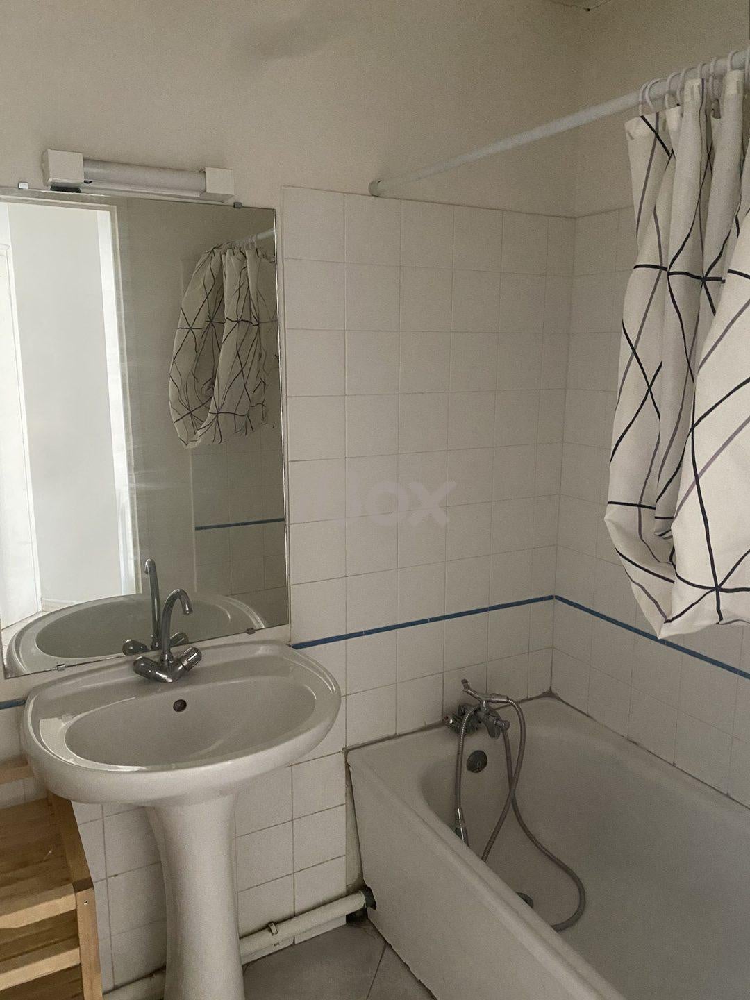 Flat Rue de l'Equerre in Toulon
