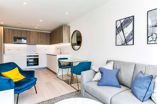Flat Russell Road in Greater London