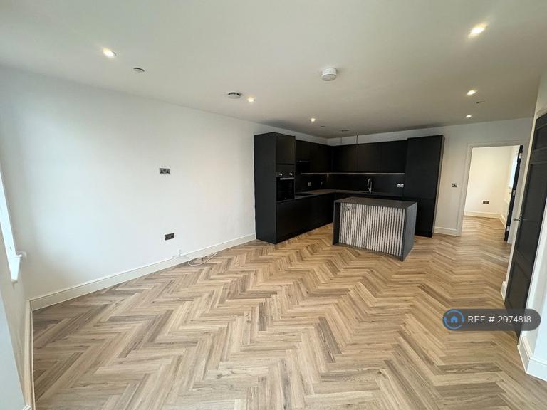 Flat Dale Avenue in Cardiff