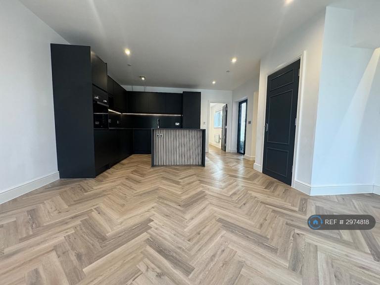 Flat Dale Avenue in Cardiff