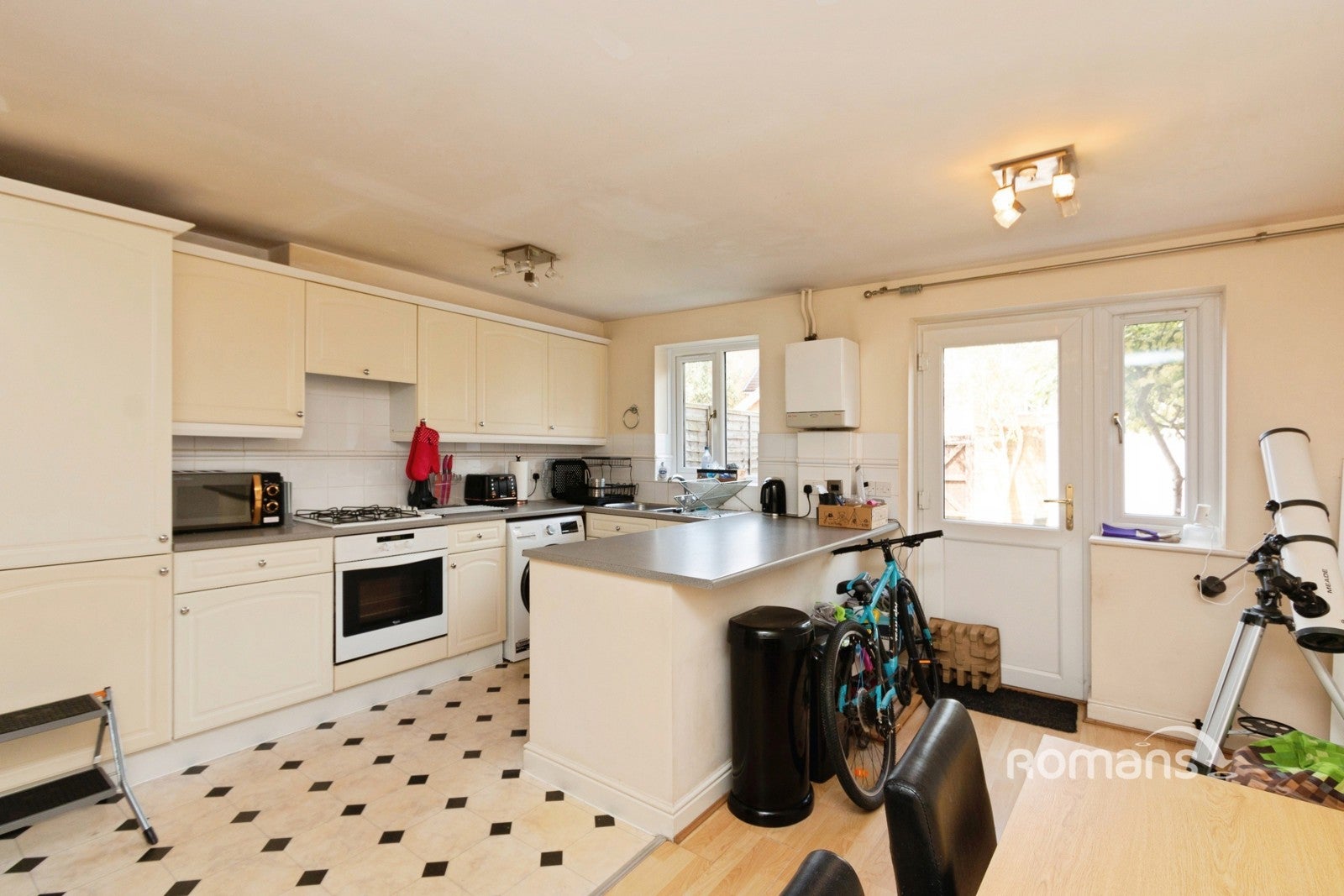 House Beech Close in Rushmoor