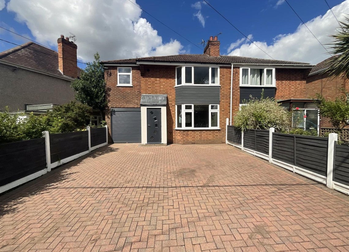 House Rugby Road in Rugby