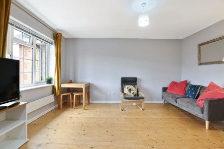 Flat Havil Street in Greater London
