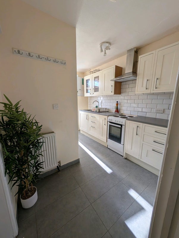 Room Knowles Hill Crescent in Greater London