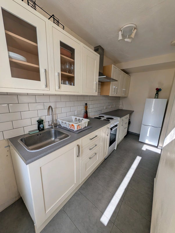 Room Knowles Hill Crescent in Greater London
