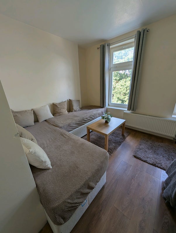 Room Knowles Hill Crescent in Greater London