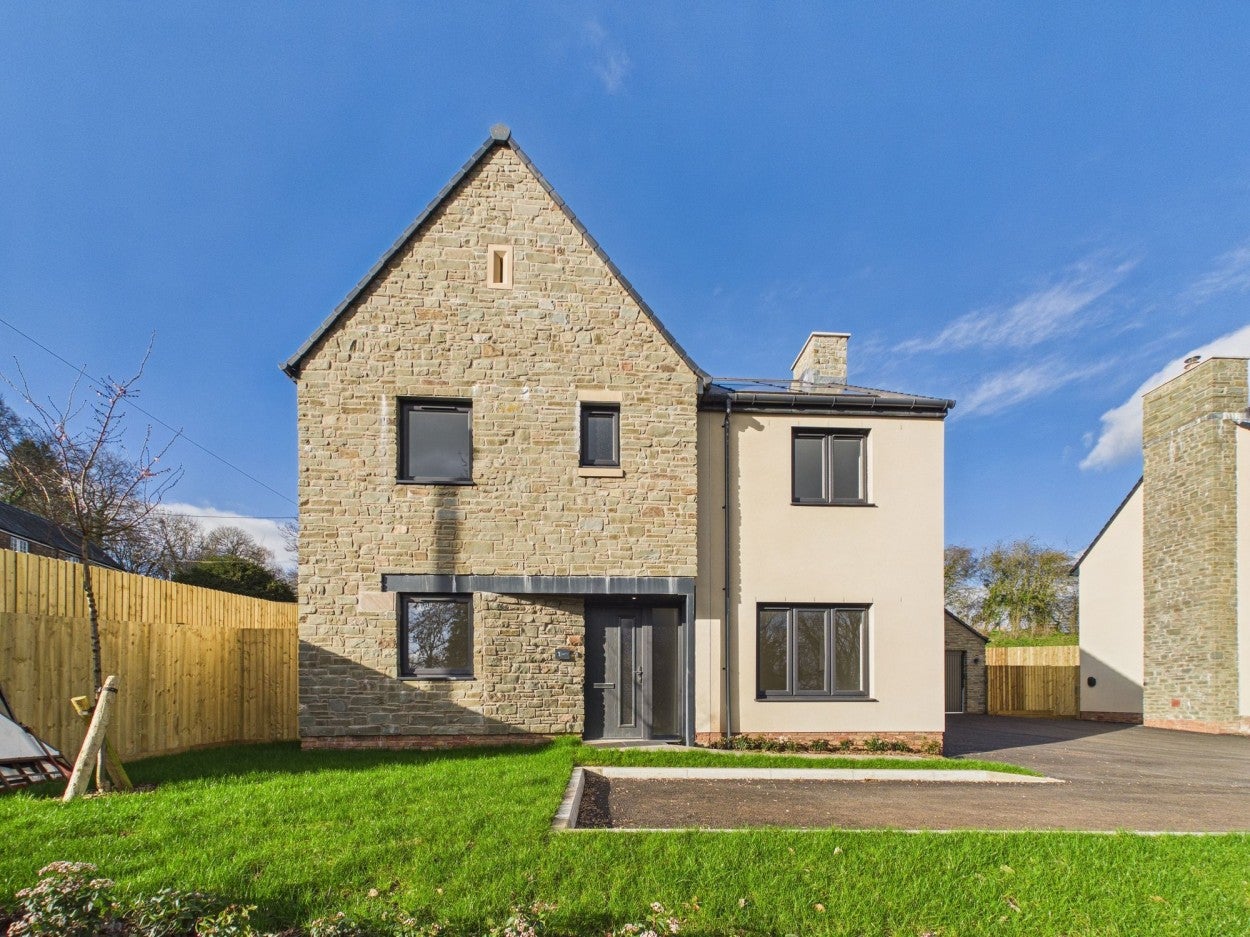 House B4521 in Cross Ash