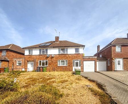 House Lincoln Field in Hertsmere