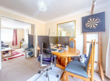 House Lincoln Field in Hertsmere