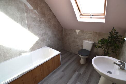 Flat Arbury Road in Nuneaton and Bedworth