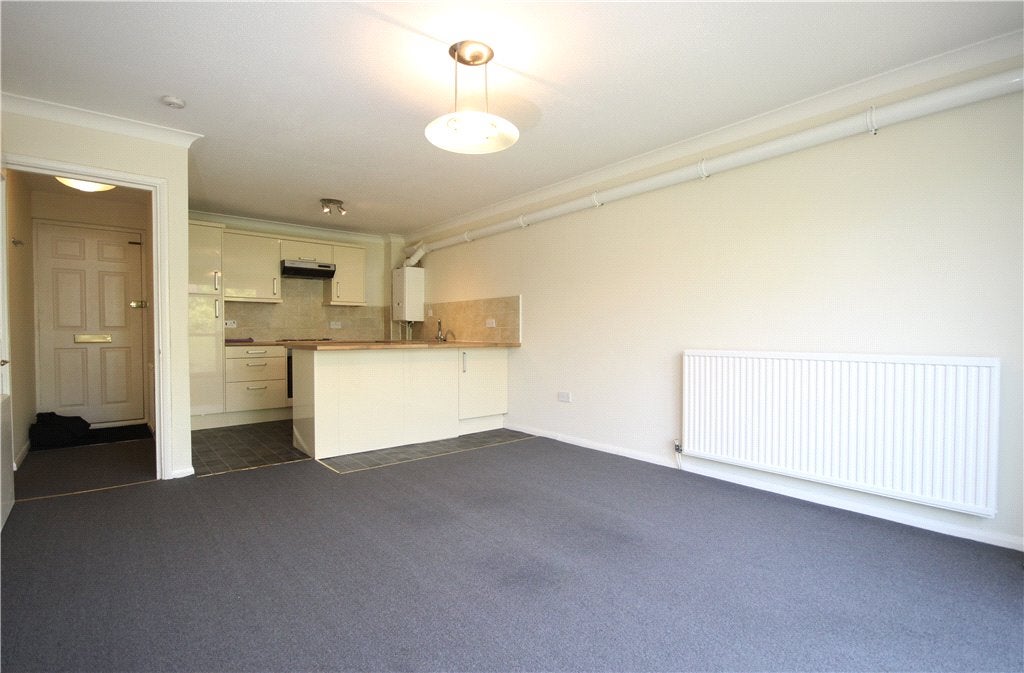 Flat Courtfield Gardens in Greater London