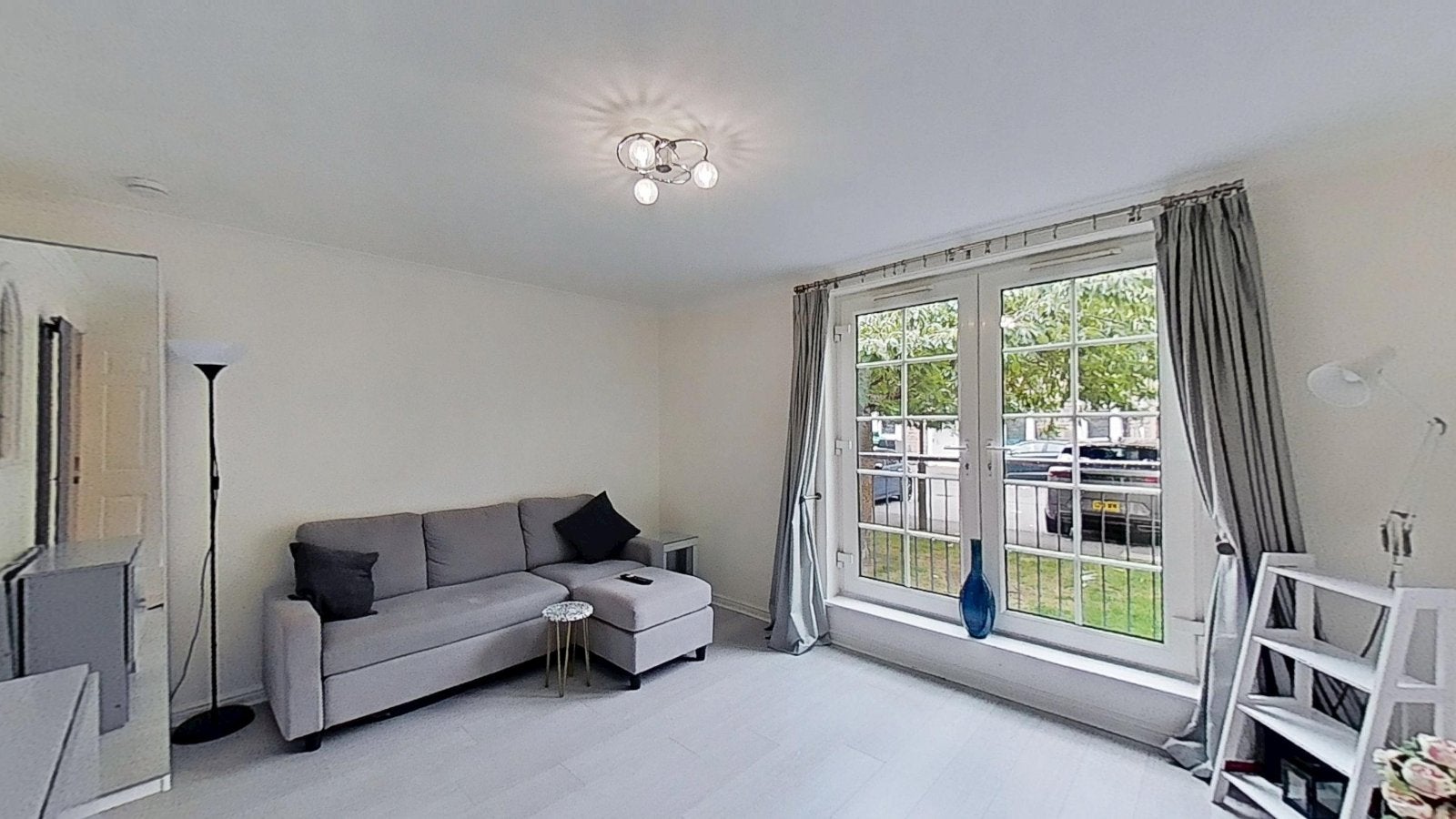 Flat Brunswick Road in City of Edinburgh