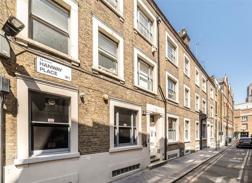 Flat Hanway Place in Greater London
