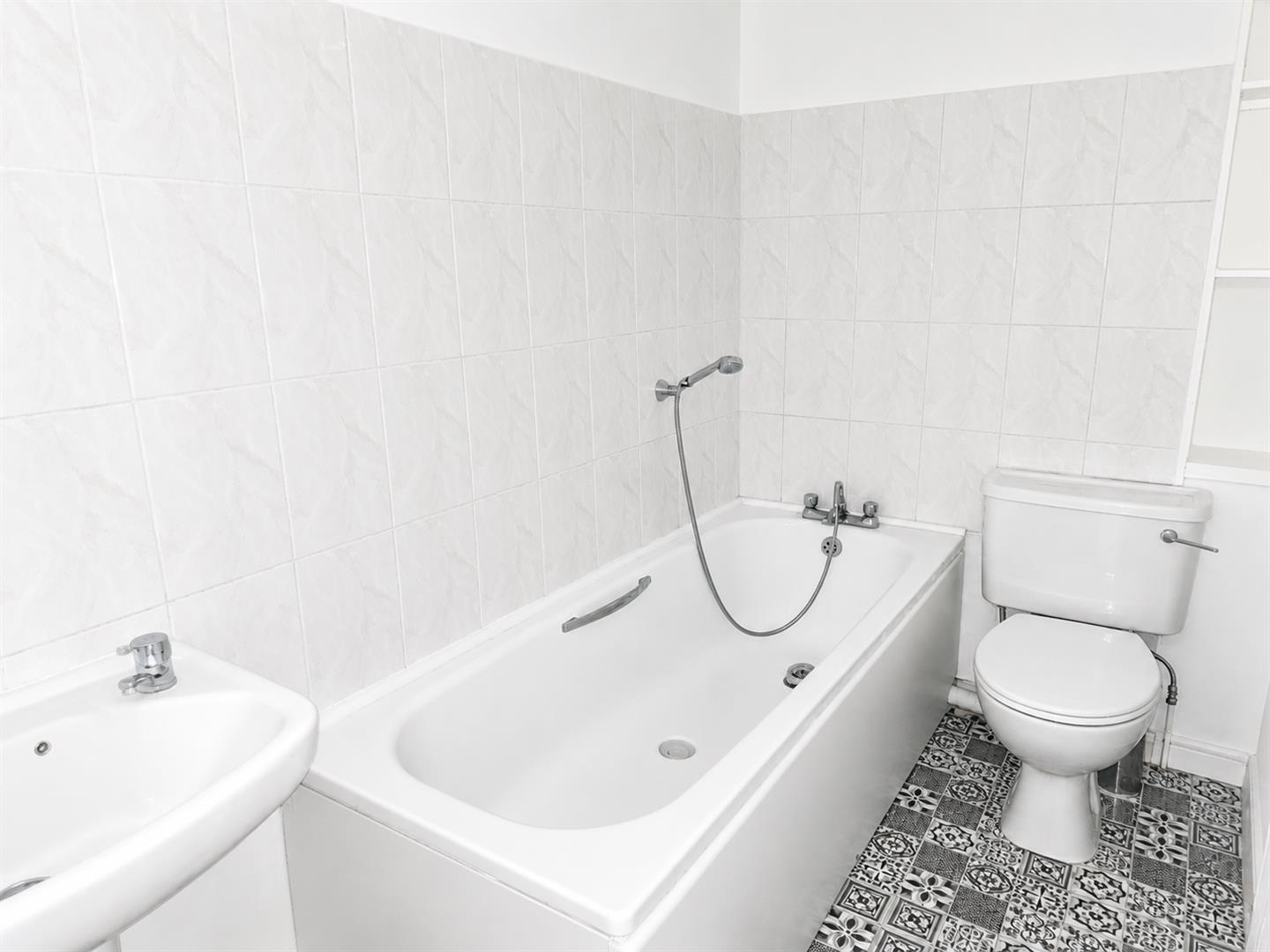 Flat Bexley Road in Greater London