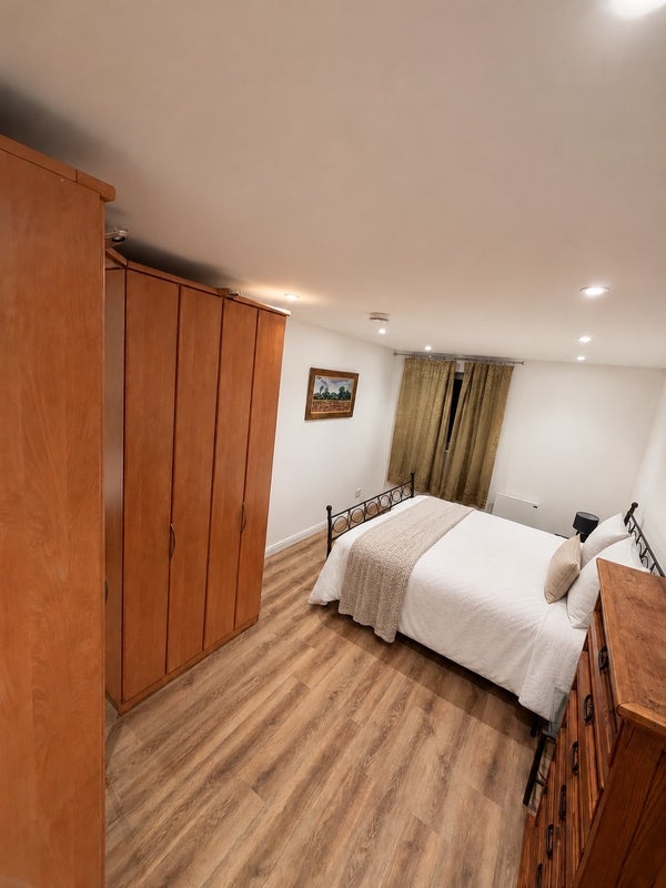 Room Inverness Mews in Greater London