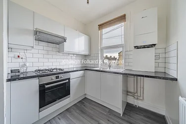 Flat Castlands Road in Greater London