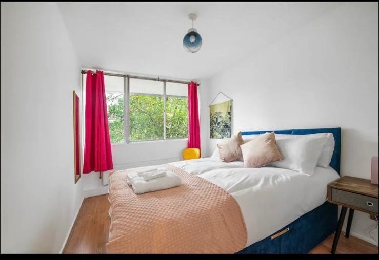 Room John's Mews in Greater London