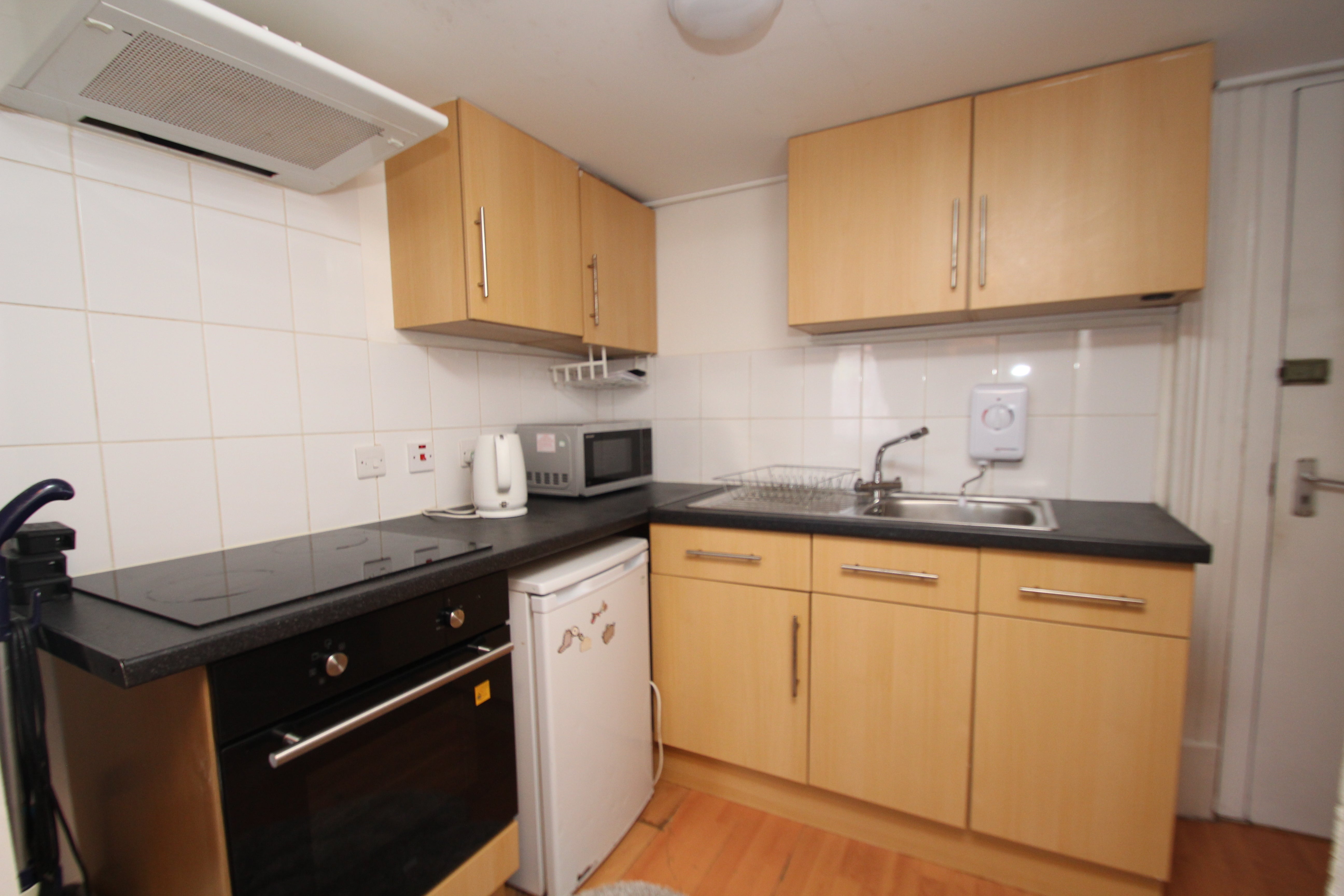 Flat Oakfield Avenue in Glasgow