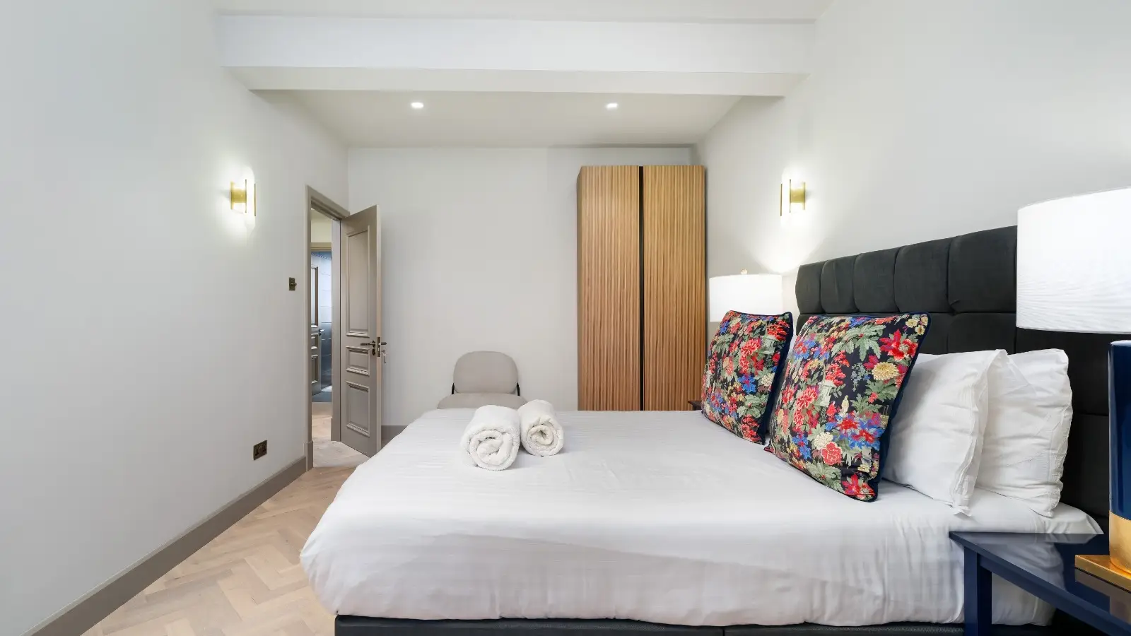 Flat Garrick Street in City of Westminster
