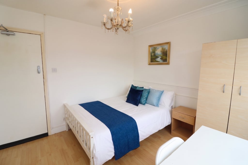 Room Globe Road in Greater London