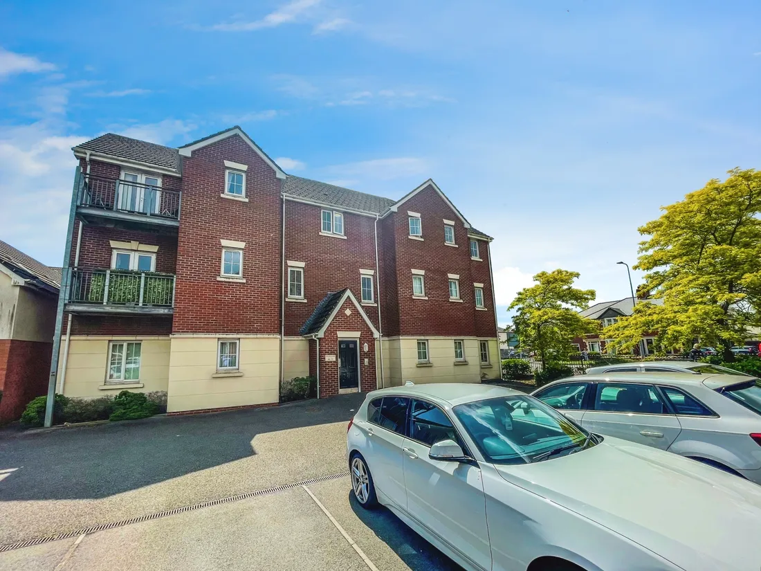 Flat Watkins Square in Cardiff