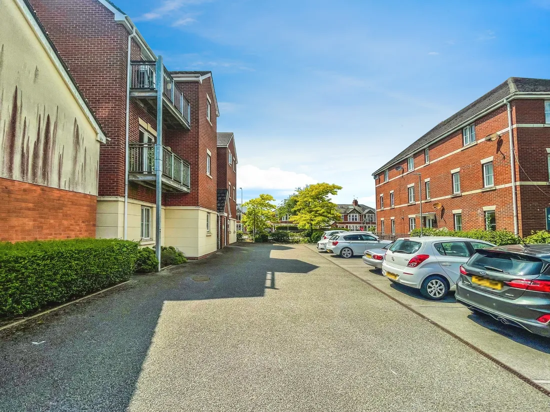 Flat Watkins Square in Cardiff