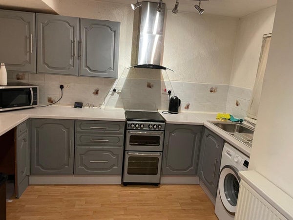 Flat Quickthorn Close in Bristol