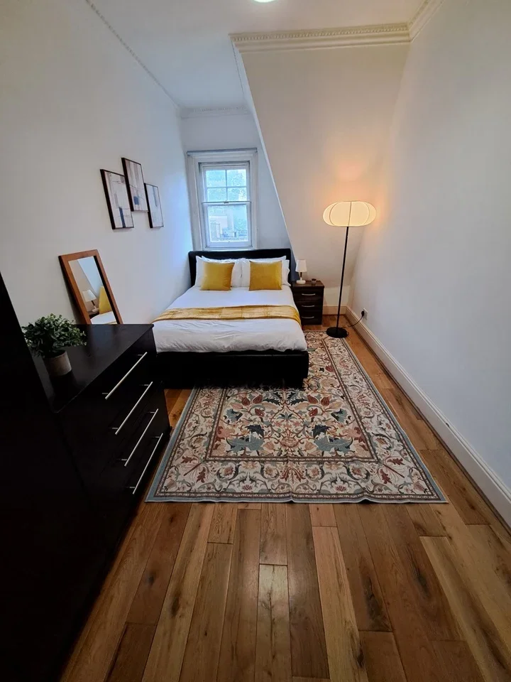 Room Holloway Road in Greater London