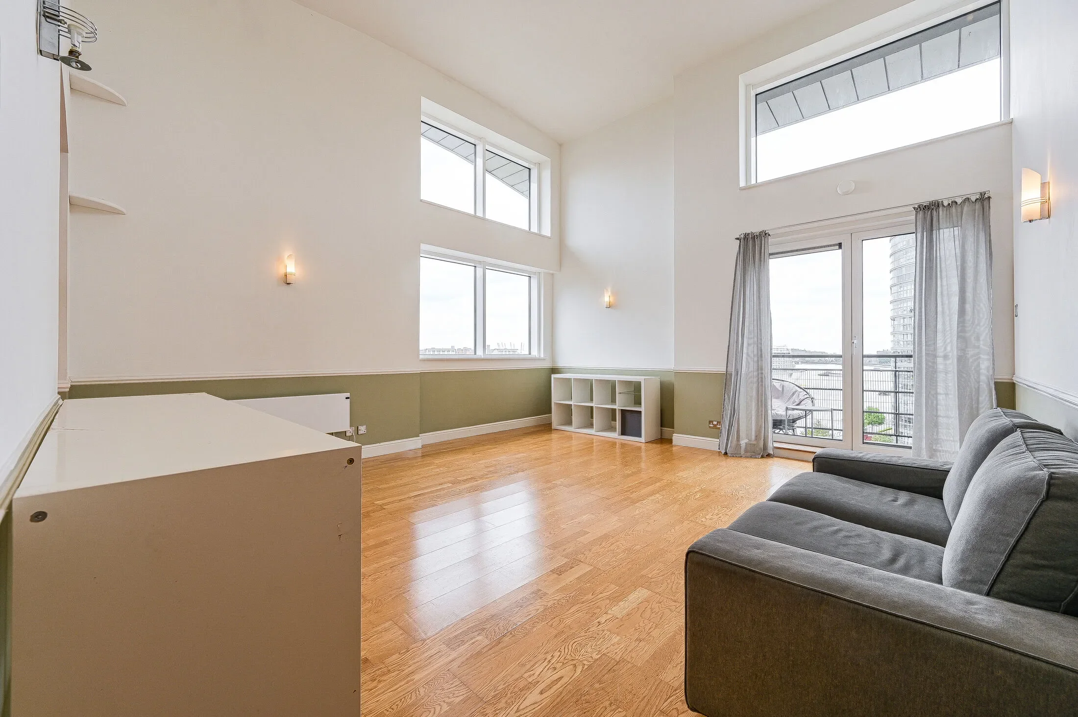 Flat Glaisher Street in Greater London