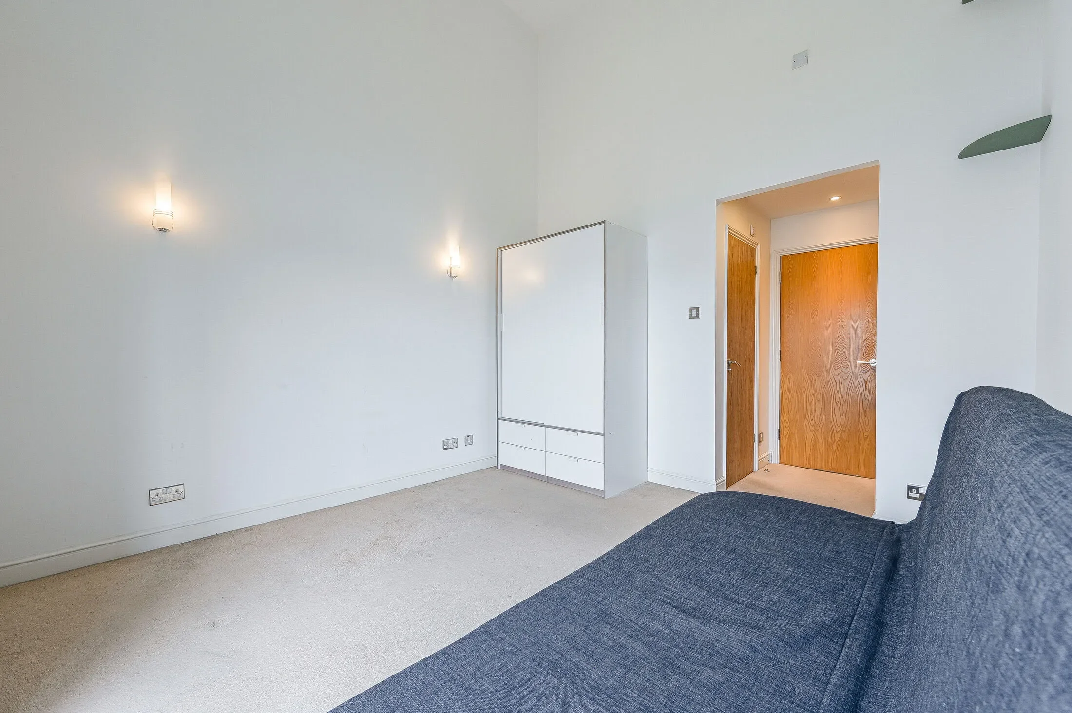 Flat Glaisher Street in Greater London
