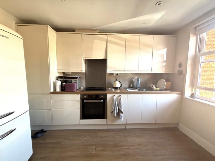 Flat Sidney Road in Greater London