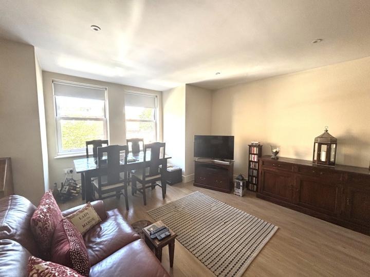 Flat Sidney Road in Greater London
