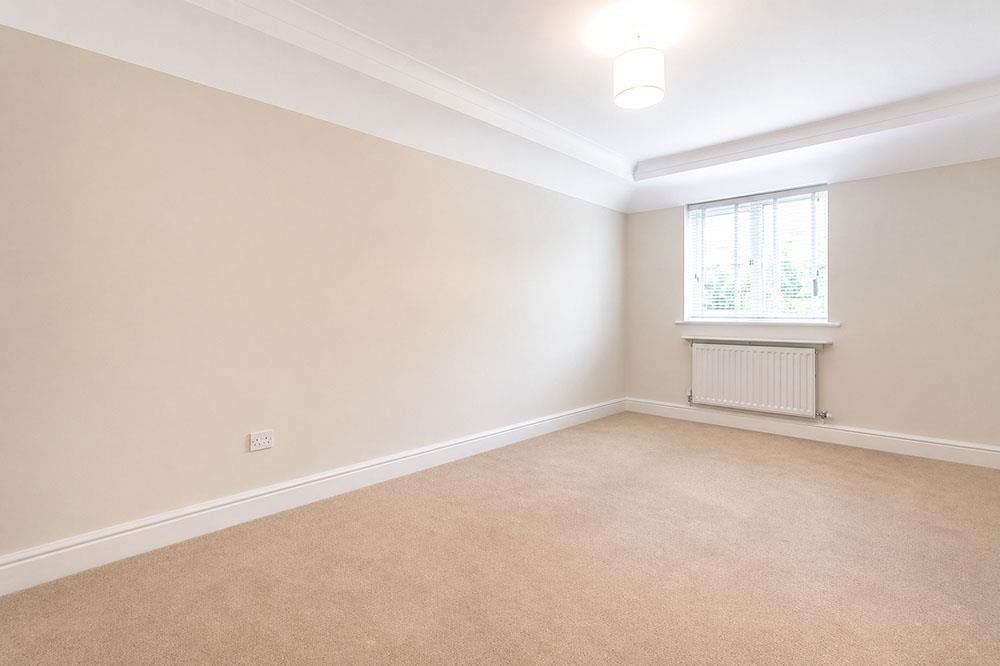 Flat York Terrace West in City of Westminster