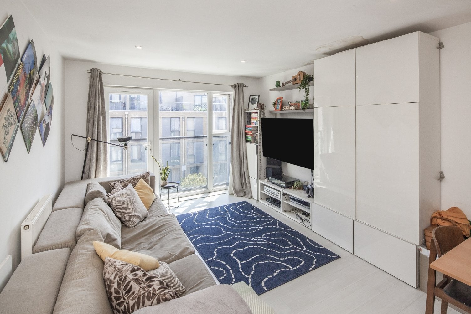 Flat Garnies Close in Greater London