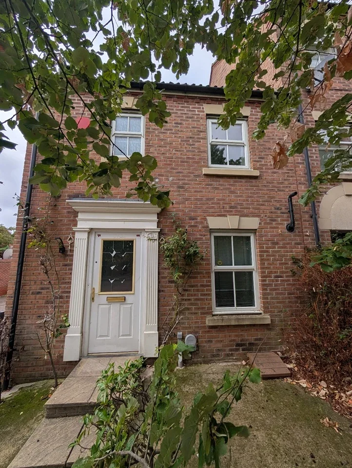 House Austin Way in Slough