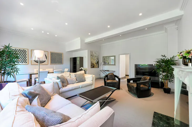 Flat Sloane Gardens in Greater London