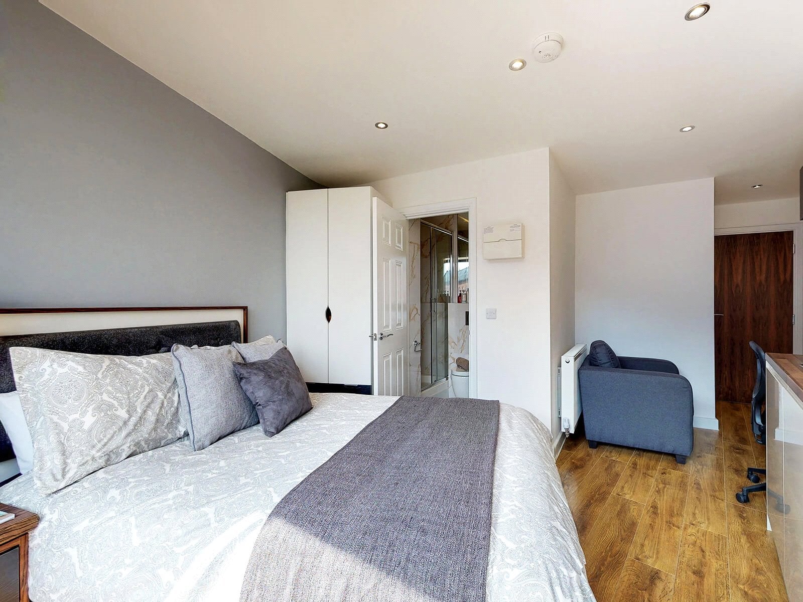 Flat Woodhouse Square in Leeds