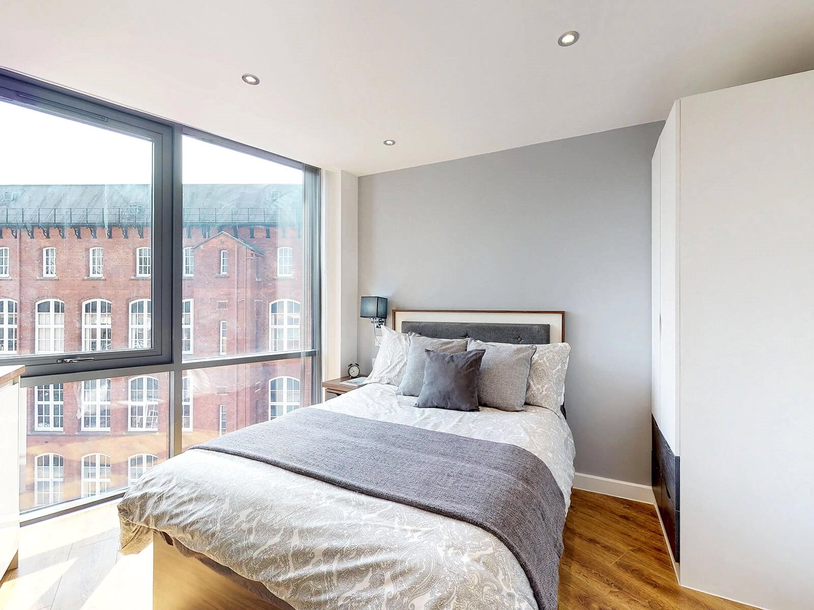 Flat Woodhouse Square in Leeds