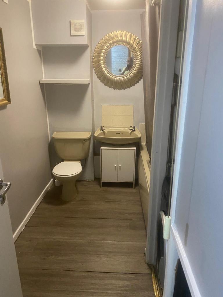 Flat Lancia Close in Coventry