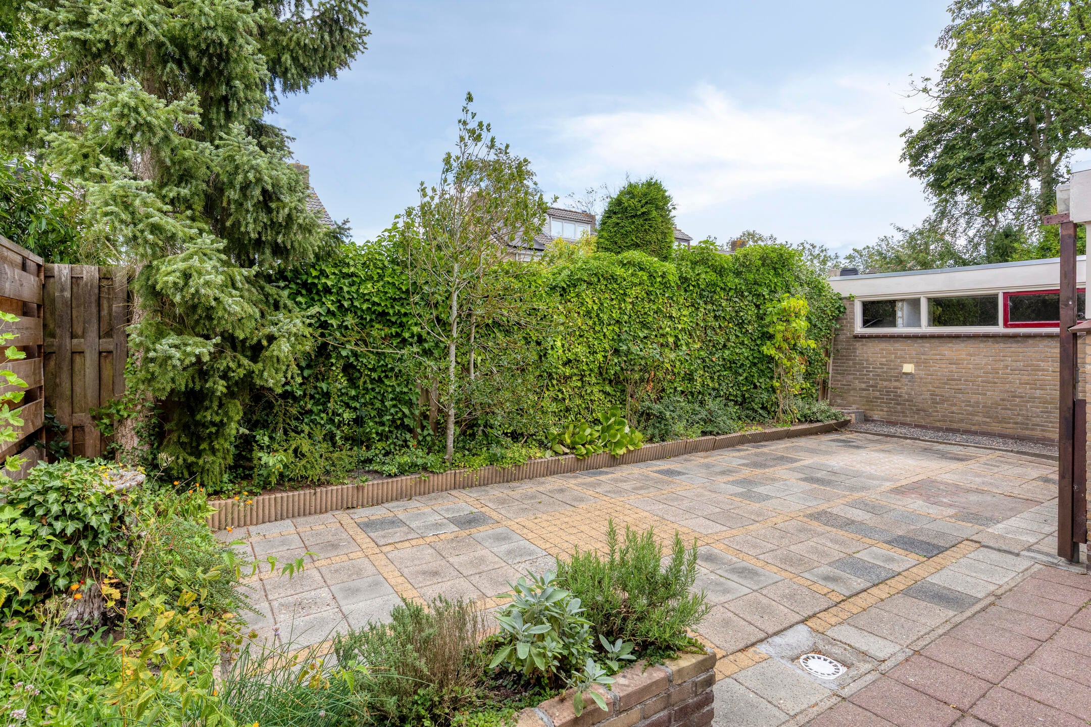 Tussenwoning te koop: C de Houtmanstraat 6, Zuidhorn