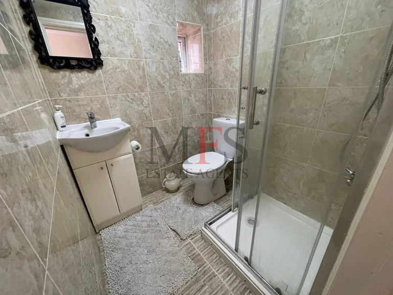 Flat Minterne Avenue in Greater London