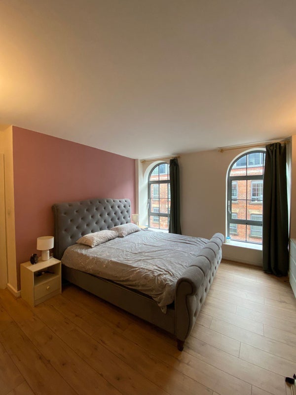 Room Queen's Road in Nottingham