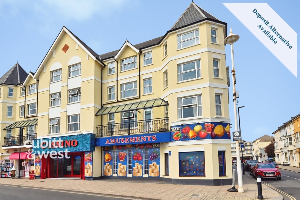 Flat Clifton Road in Arun