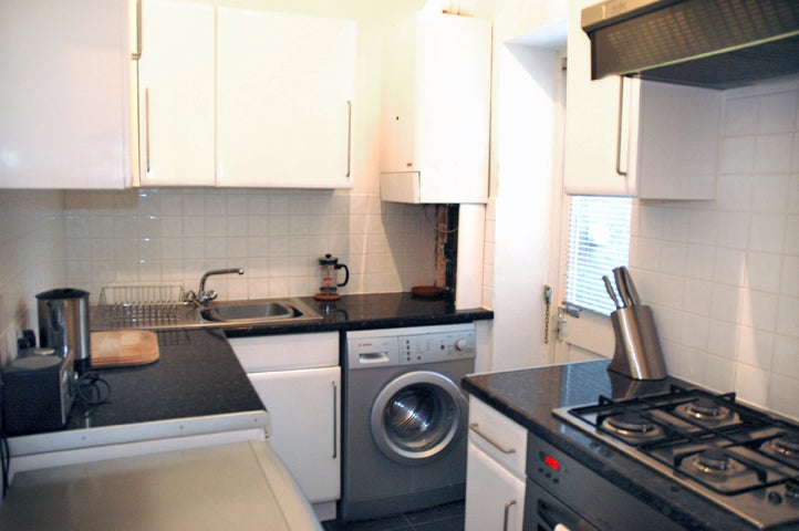 Flat Wellmeadow Road in Greater London