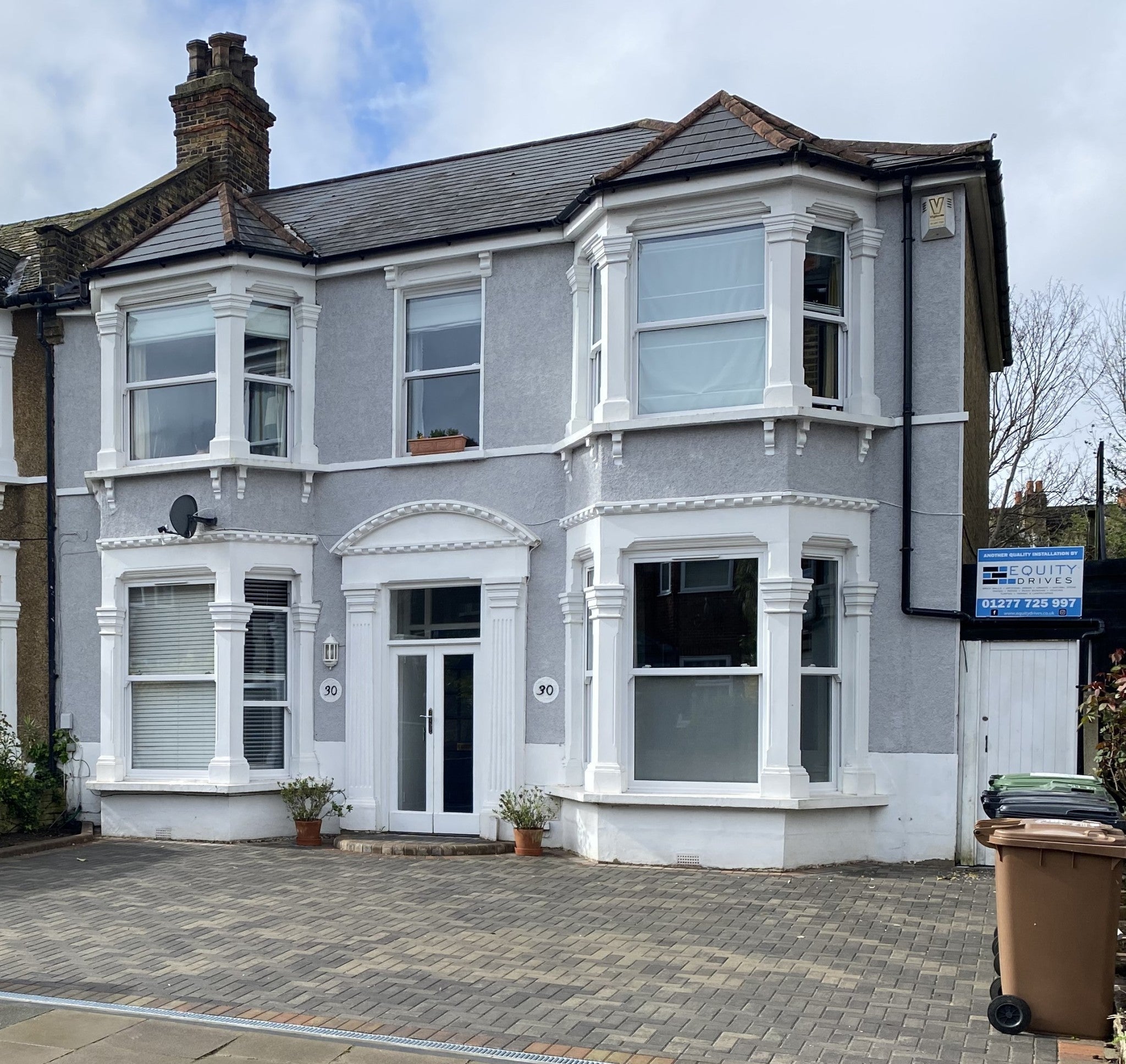 Flat Wellmeadow Road in Greater London