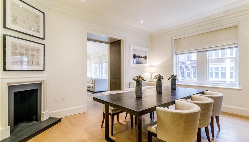 Flat Duke Street in City of Westminster