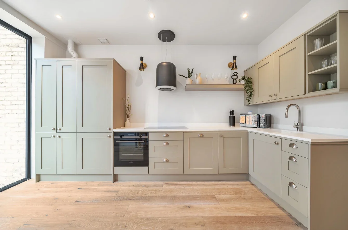 Flat Boveney Road in Greater London